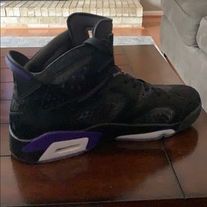 Jordan 6 retro social status. Size 9.